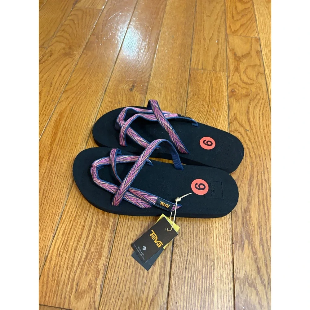 Teva girls size